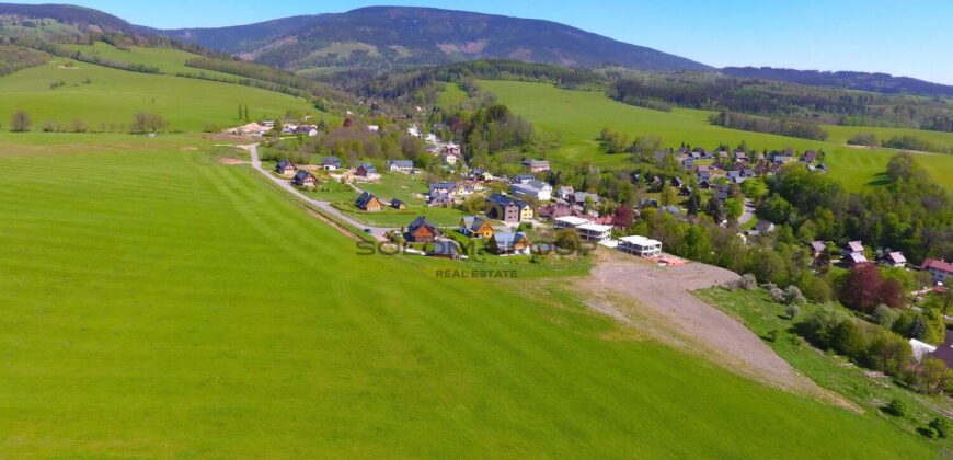 Prodej stavebního pozemku, 2.117 m2. Veškeré inženýrské sítě. Čistá v Krkonoších.