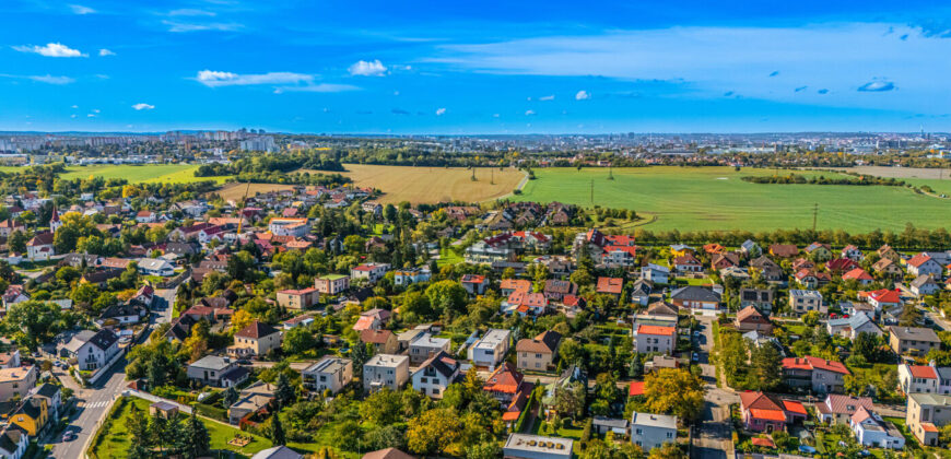 Prodej rodinného domu 3+kk se zimní zahradou, po rekonstrukci, Praha – Dubeč