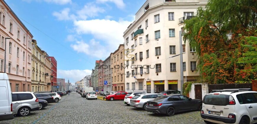 Pronájem bytu 3+1, 74 m², komora v bytě + balkon, Praha 9 – Vysočany