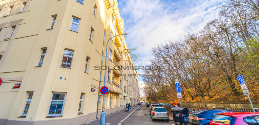 Prodej bytu 2+kk, 35 m². Po úpravách. Praha 5 Osobní vlastnictví.