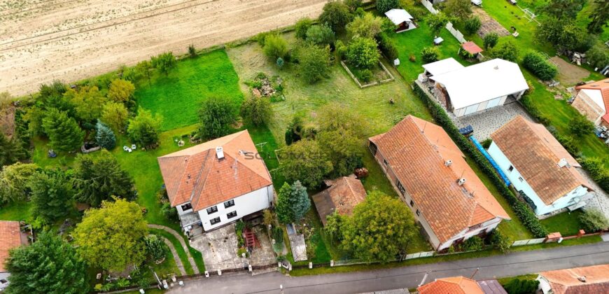 Prodej RD, 4+1/Možnost půdní vestavby. Pozemek o výměře 1.856 m². Barchůvek, okr. Hradec Králové