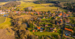 Prodej stavebního pozemku o výměře 4.472 m². Běštín, Hostomice, okr. Beroun. Volné ihned.