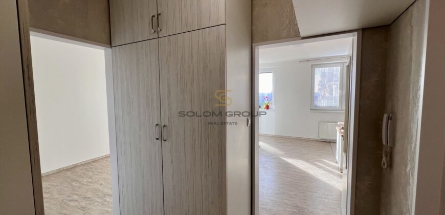 Pronájem bytu 2+kk 47 m²/lodžie 4m²,  + garážové parkovací stání. Po rekonstrukci. Praha 8 – Troja