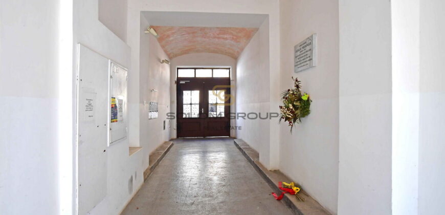 Pronájem nového bytu 2+1 + komora v bytě, 80 m². Po celkové rekonstrukci. Nusle